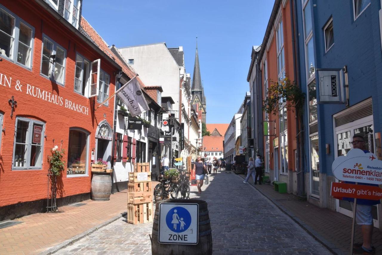 Fewo1846 - An Der Alten Kaffeeroesterei - Stilvoll Eingerichtete 2-Zimmer-Wohnung Im Stadtzentrum فلنسبورغ المظهر الخارجي الصورة
